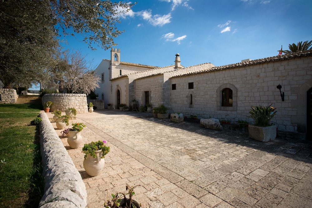 Hotel Eremo della Giubiliana — Hotel building in Ragusa, Sicily