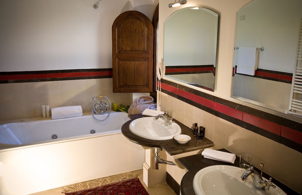 Hotel Eremo della Giubiliana — Hotel rooms in Ragusa, Sicily