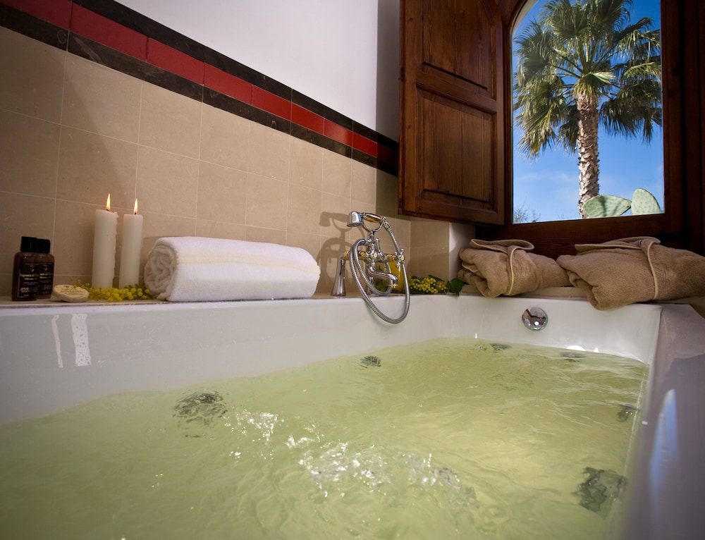 Hotel Eremo della Giubiliana — Hotel rooms in Ragusa, Sicily