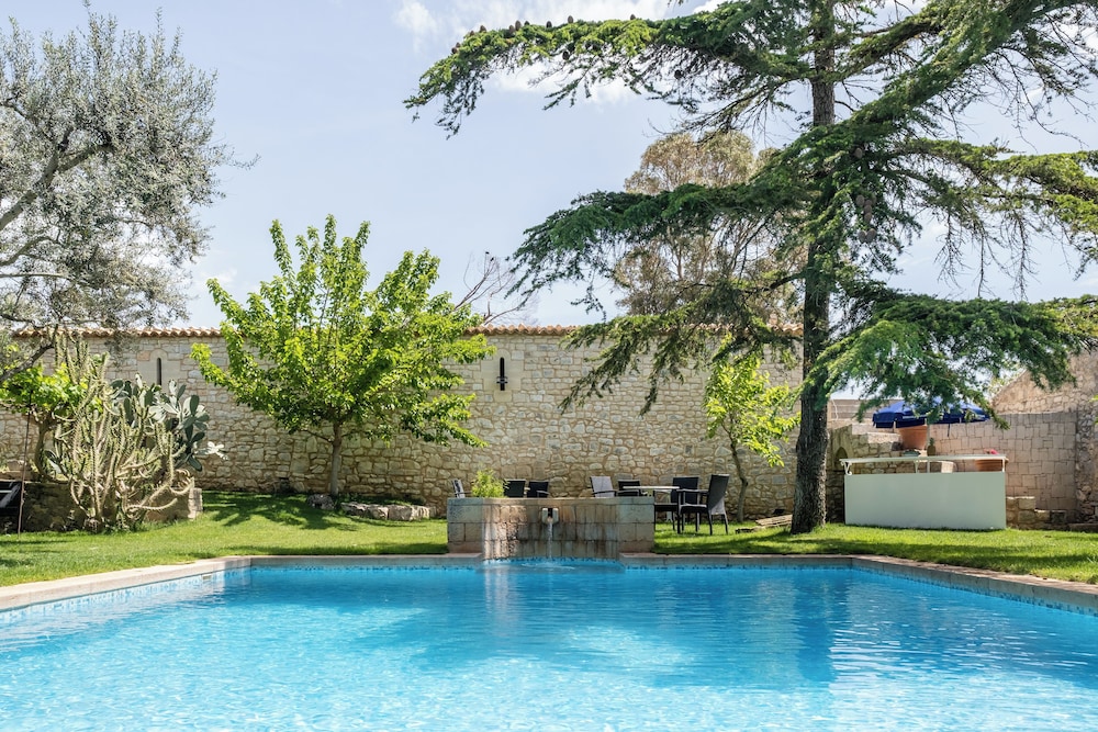 Hotel Eremo della Giubiliana — Swimming pool in Ragusa, Sicily
