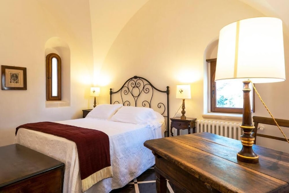 Hotel Eremo della Giubiliana — Hotel rooms in Ragusa, Sicily