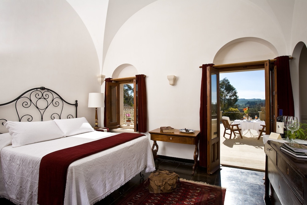 Hotel Eremo della Giubiliana — Hotel rooms in Ragusa, Sicily