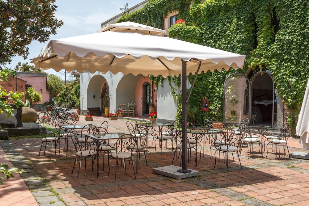 Hotel Etna — Restaurant in Giarre, Sicily