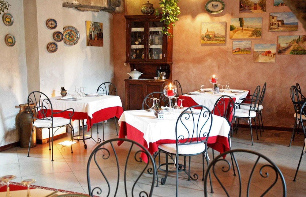 Hotel Etna — Restaurant in Giarre, Sicily
