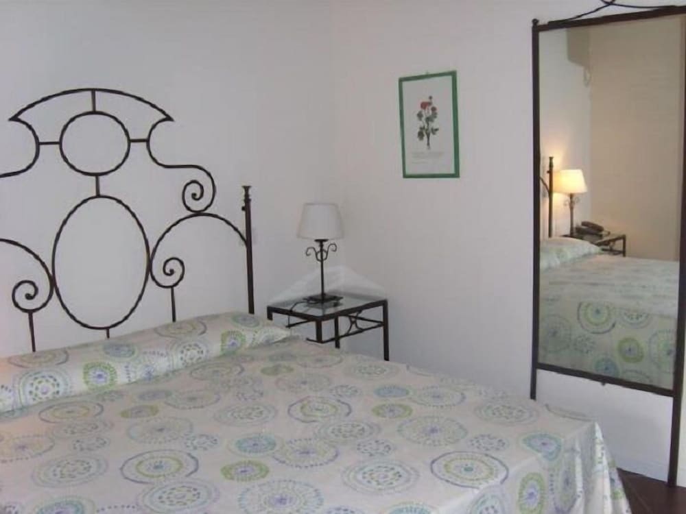 Hotel Etna — Rooms in Giarre, Sicily