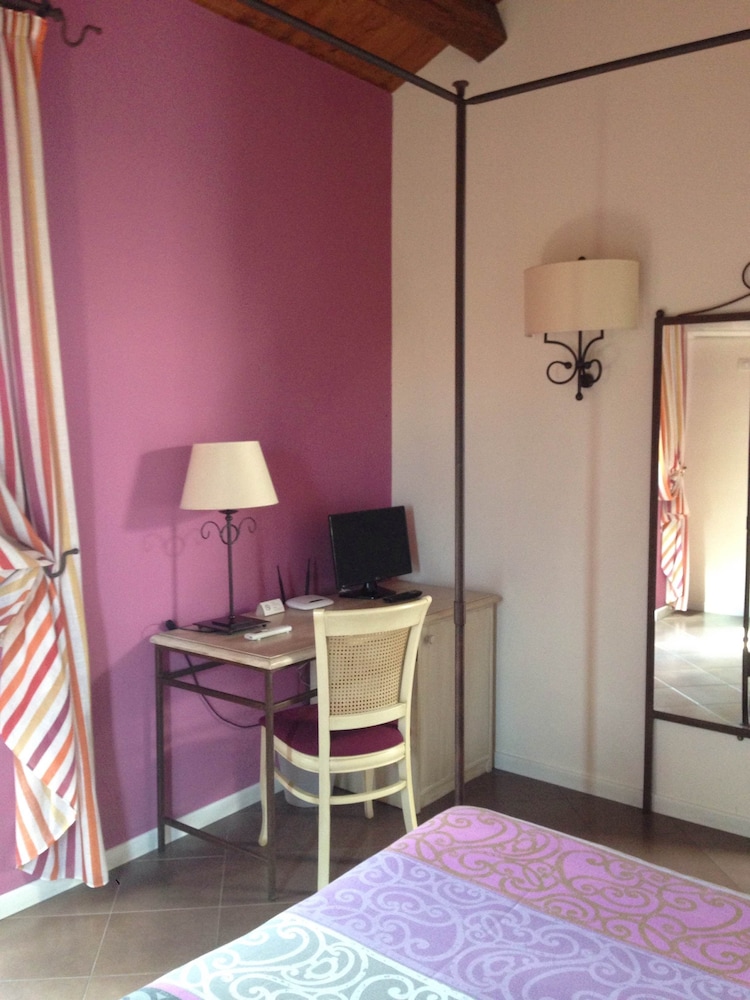 Hotel Etna — Rooms in Giarre, Sicily