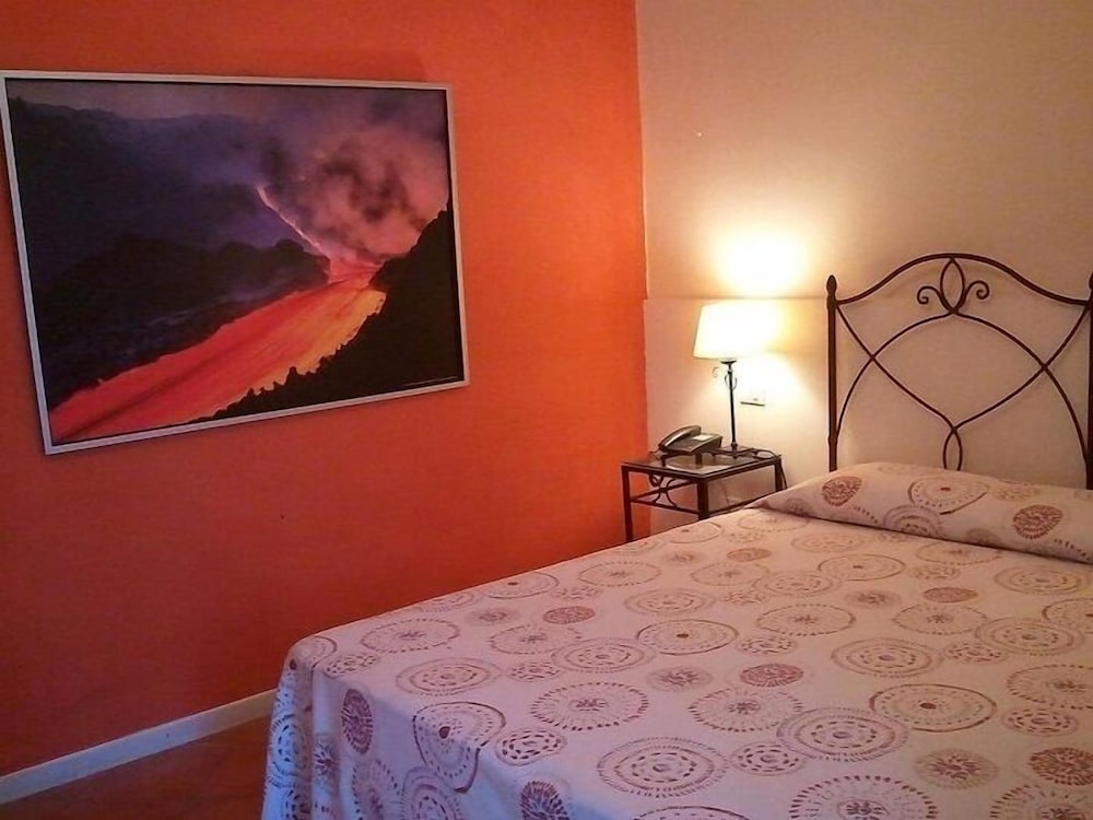 Hotel Etna — Rooms in Giarre, Sicily