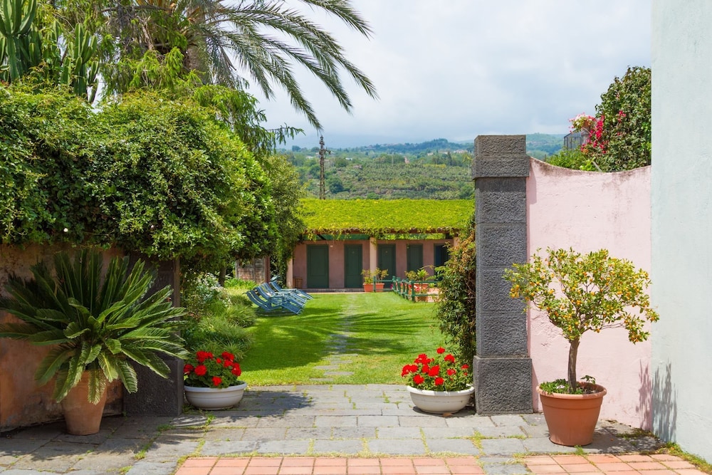 Hotel Etna — Shared spaces in Giarre, Sicily