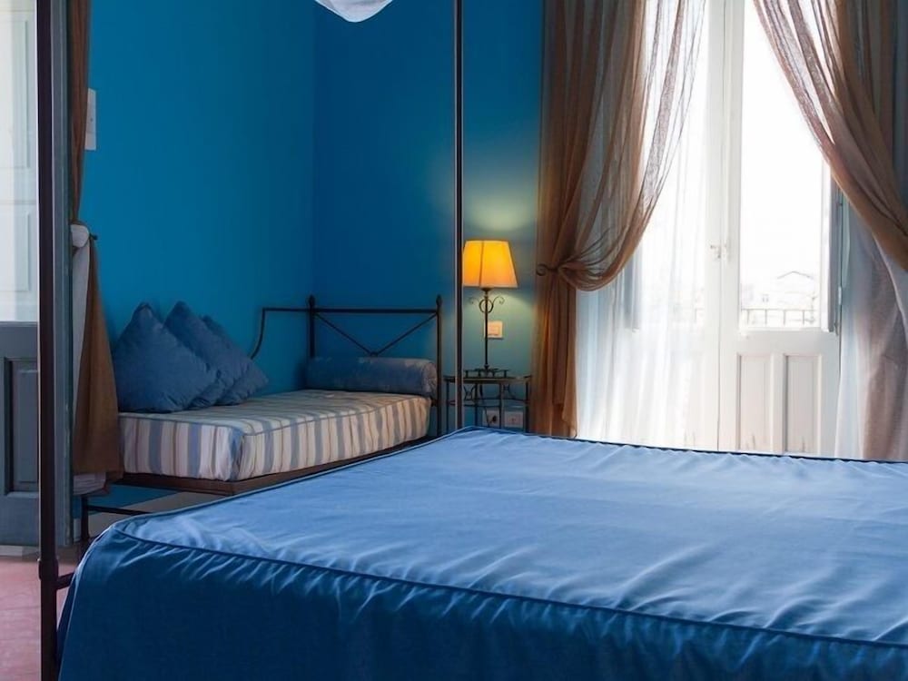 Hotel Etna — Rooms in Giarre, Sicily