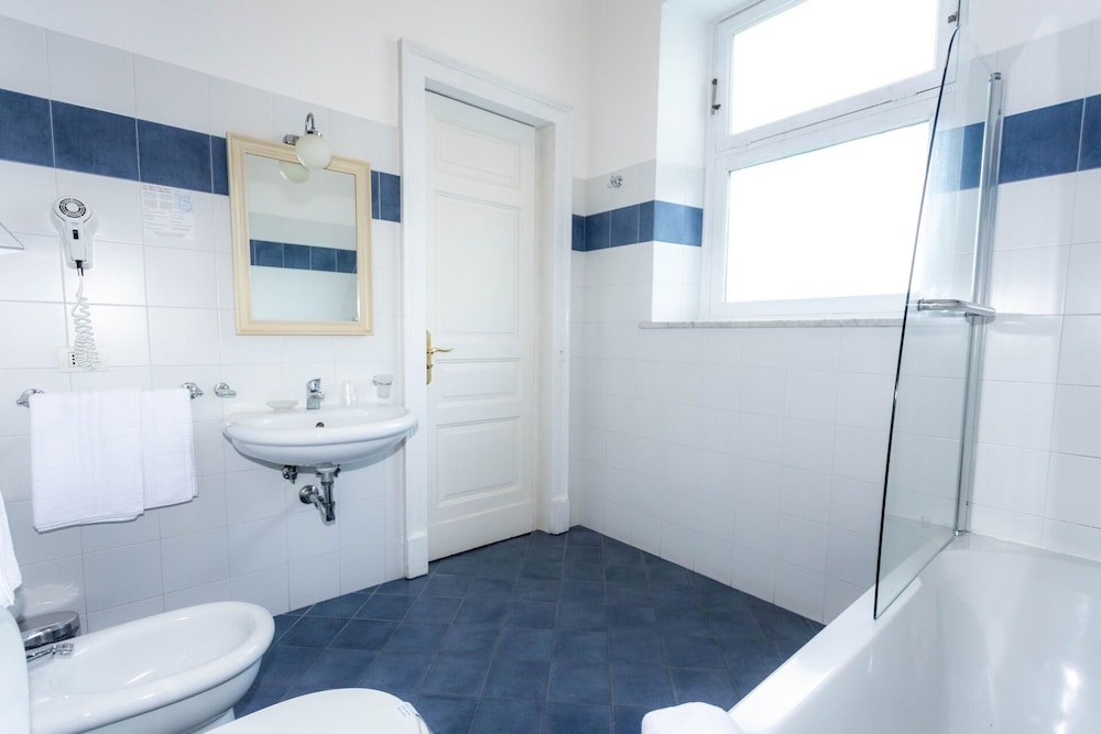 Hotel Etna — Rooms in Giarre, Sicily