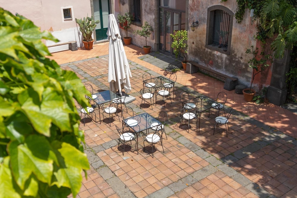 Hotel Etna — Restaurant in Giarre, Sicily