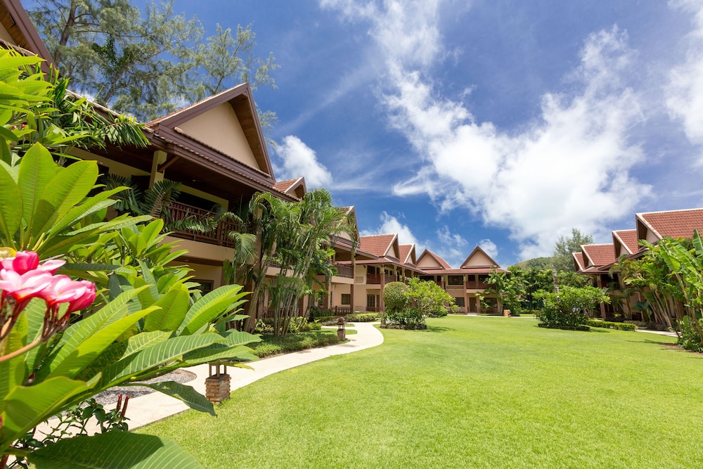 Best Western Premier Bangtao Beach Resort & Spa — Hotel building in Bang Tao Beach, Phuket Province