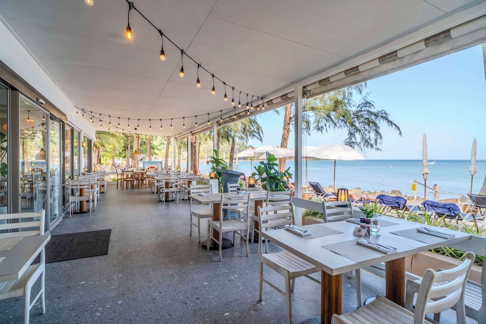 Best Western Premier Bangtao Beach Resort & Spa — Restaurant & bars in Bang Tao Beach, Phuket Province