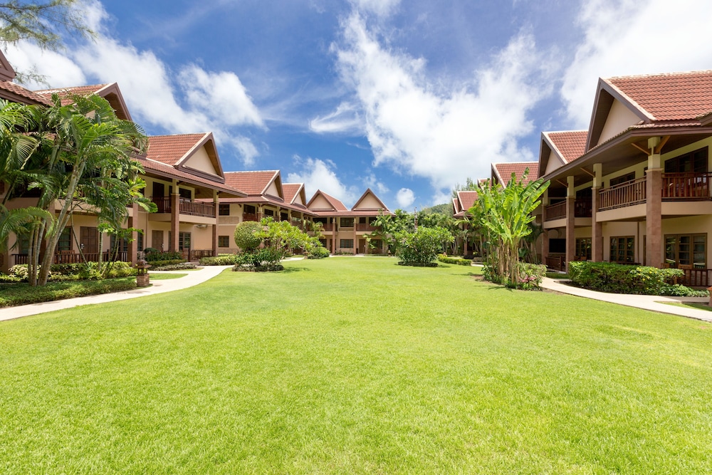 Best Western Premier Bangtao Beach Resort & Spa — Hotel building in Bang Tao Beach, Phuket Province