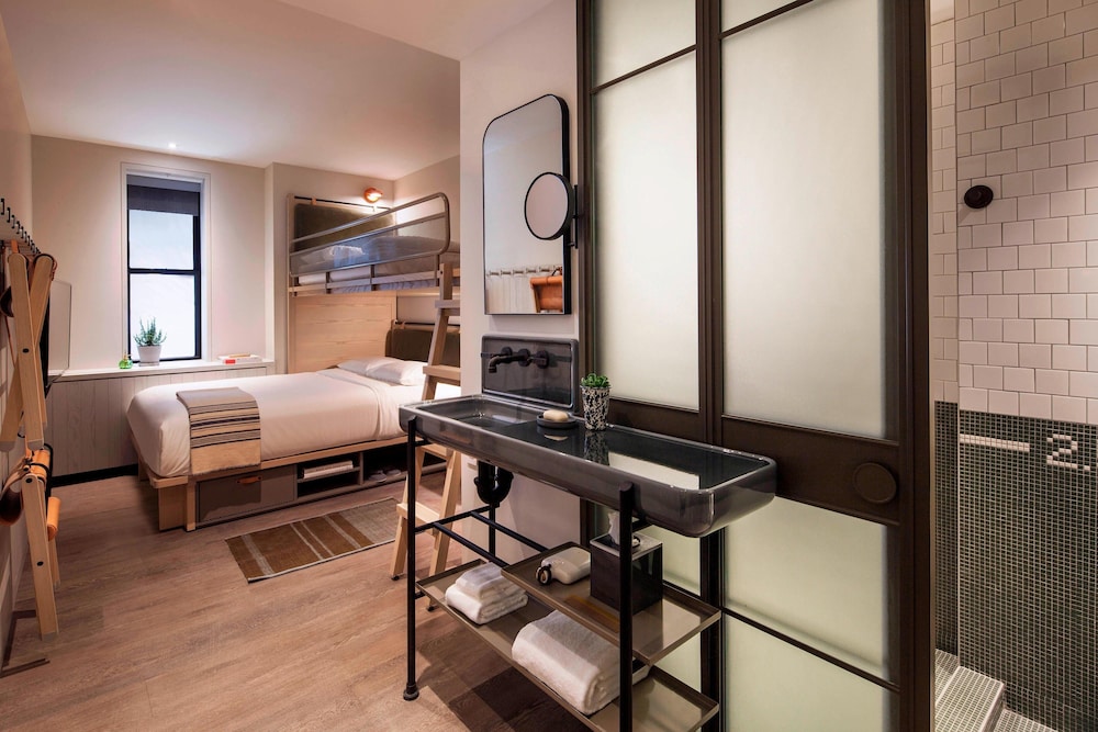 Moxy NYC Times Square — Hotel rooms in New York City, New York State