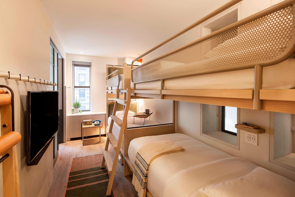 Moxy NYC Times Square — Hotel rooms in New York City, New York State