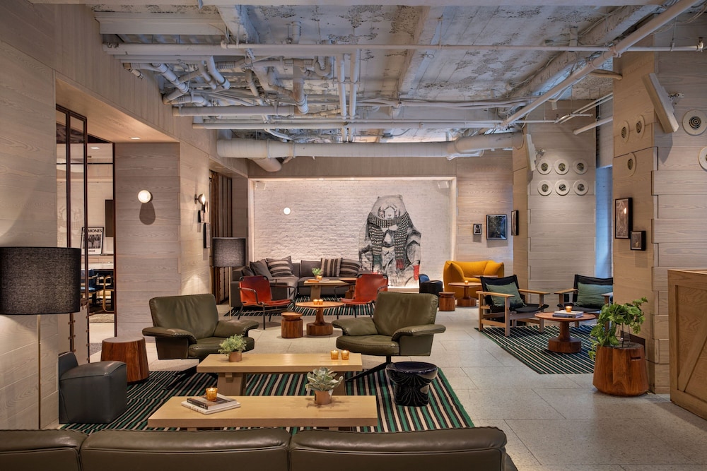 Moxy NYC Times Square — Restaurant & bars in New York City, New York State