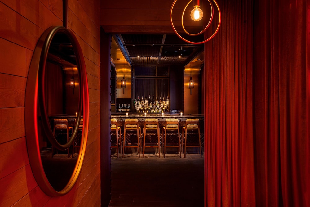 Moxy NYC Times Square — Restaurant & bars in New York City, New York State