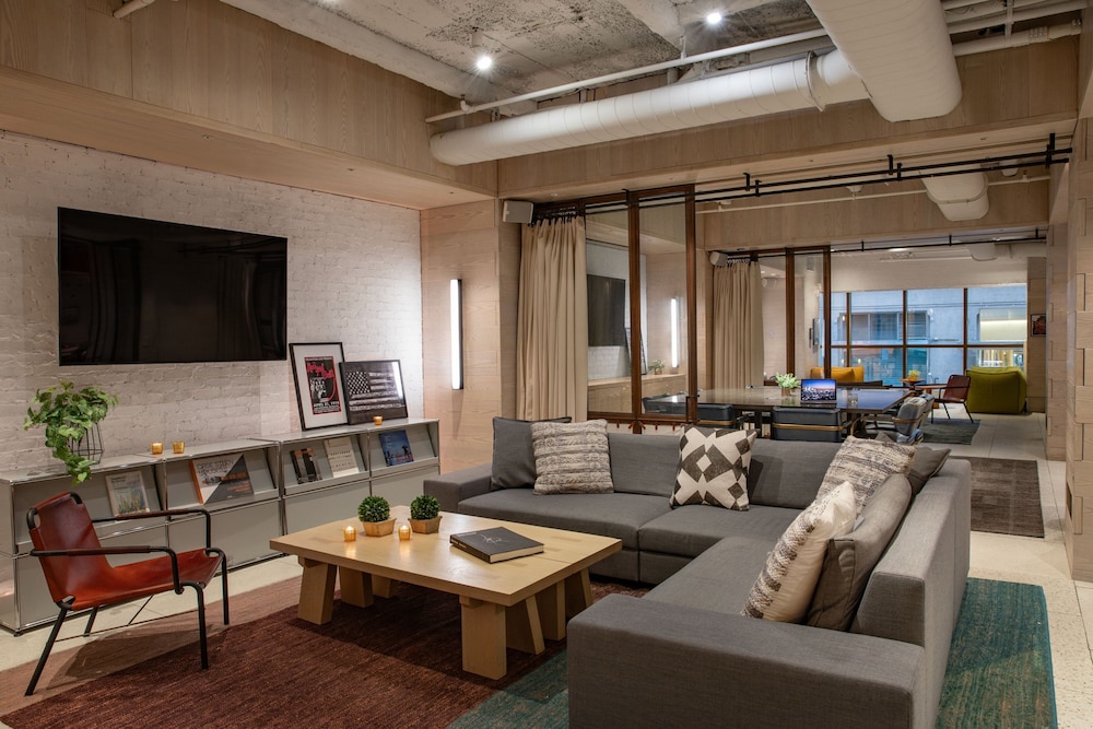 Moxy NYC Times Square — Hotel rooms in New York City, New York State
