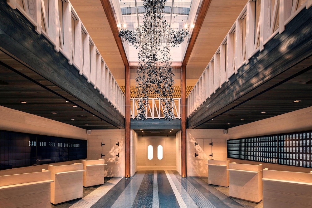 Moxy NYC Times Square — Hotel building in New York City, New York State