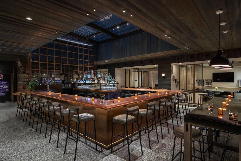 Moxy NYC Times Square — Restaurant & bars in New York City, New York State