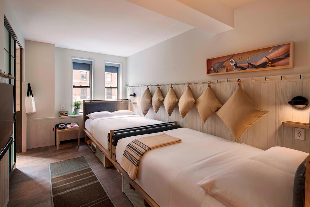 Moxy NYC Times Square — Hotel rooms in New York City, New York State