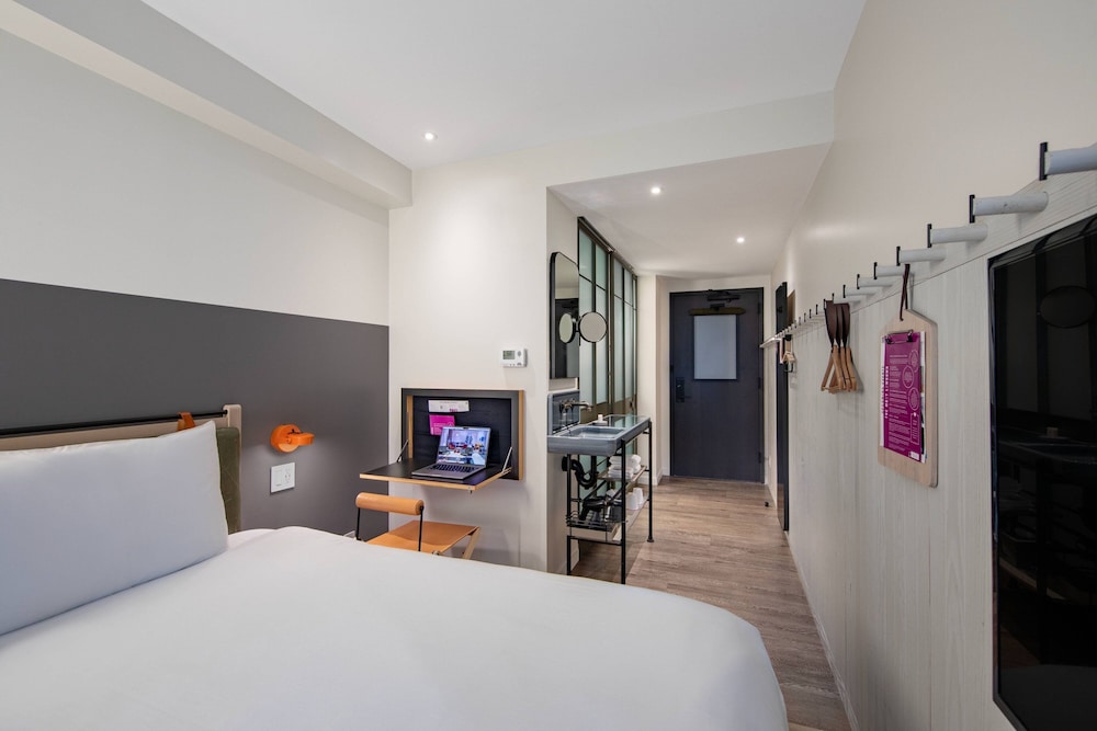 Moxy NYC Times Square — Hotel rooms in New York City, New York State