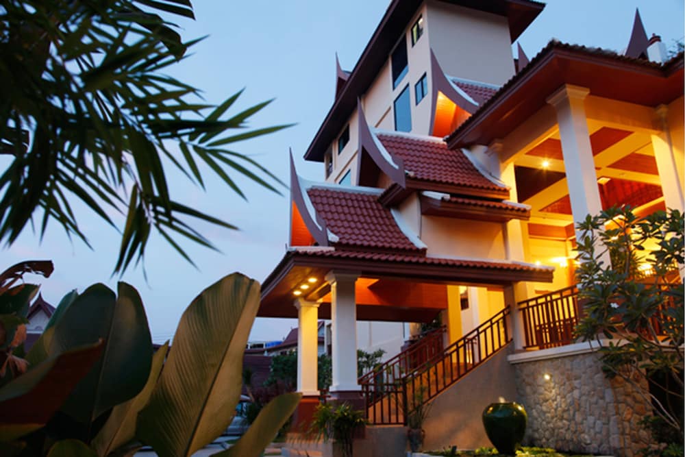 Baan Yuree Resort and Spa — Hotel building in Patong Beach, Phuket Province