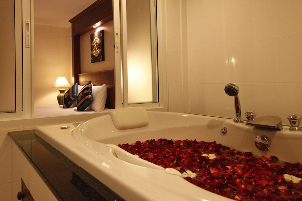 Baan Yuree Resort and Spa — Hotel rooms in Patong Beach, Phuket Province