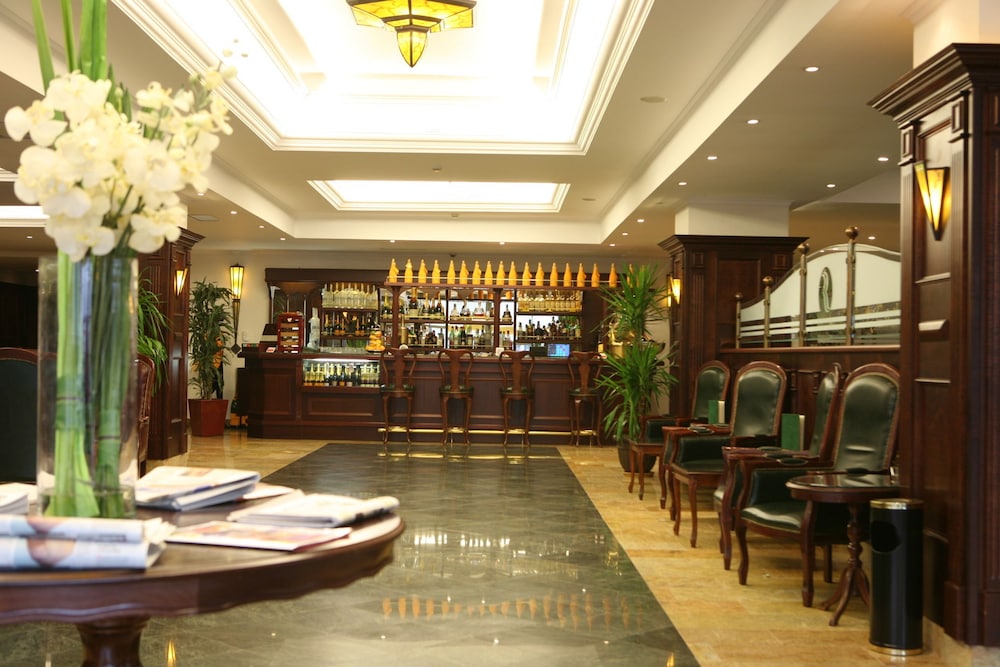 Ramada Hotel & Suites by Wyndham Bucharest North - zdjęcie 4
