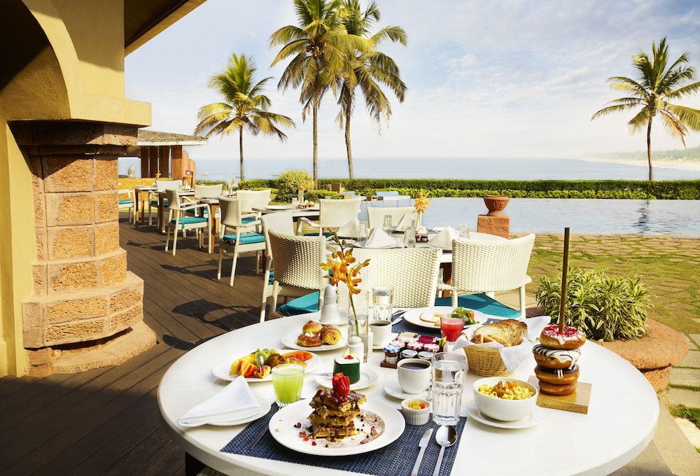 Taj Fort Aguada Resort & Spa, Goa — Restaurant & bars in Candolim, Goa
