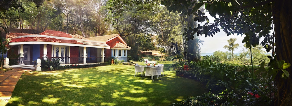 Taj Fort Aguada Resort & Spa, Goa — Hotel building in Candolim, Goa