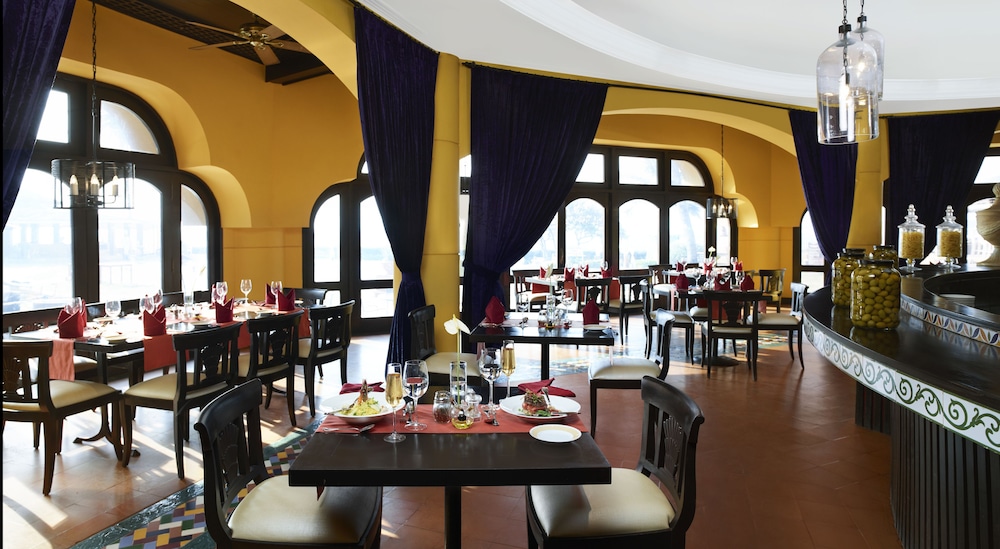 Taj Fort Aguada Resort & Spa, Goa — Restaurant & bars in Candolim, Goa