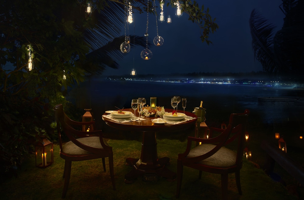 Taj Fort Aguada Resort & Spa, Goa — Restaurant & bars in Candolim, Goa