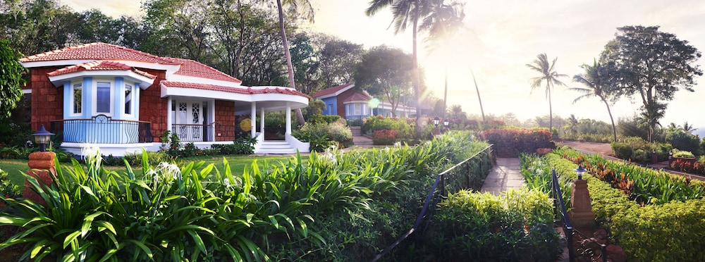 Taj Fort Aguada Resort & Spa, Goa — Hotel building in Candolim, Goa