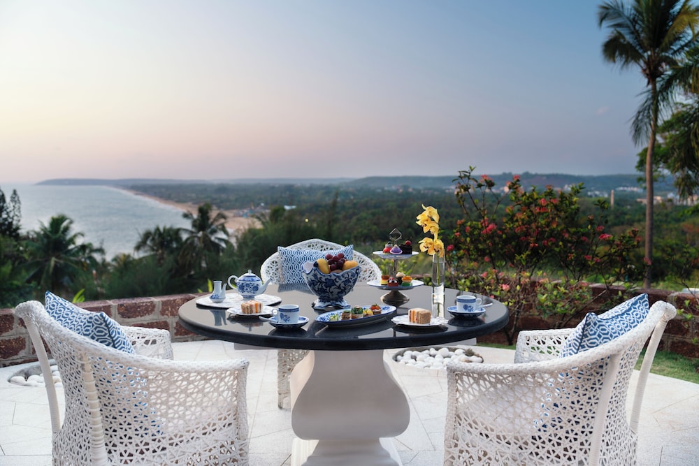 Taj Fort Aguada Resort & Spa, Goa — Restaurant & bars in Candolim, Goa