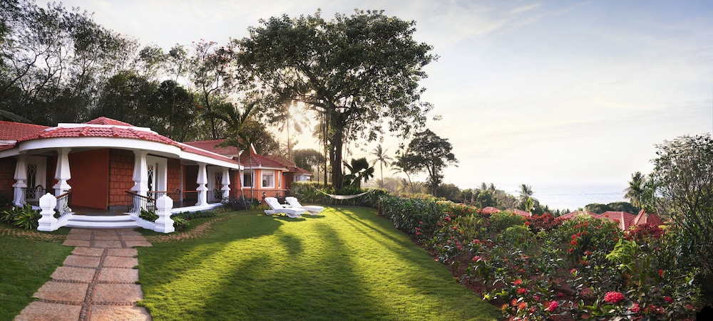 Taj Fort Aguada Resort & Spa, Goa — Hotel building in Candolim, Goa