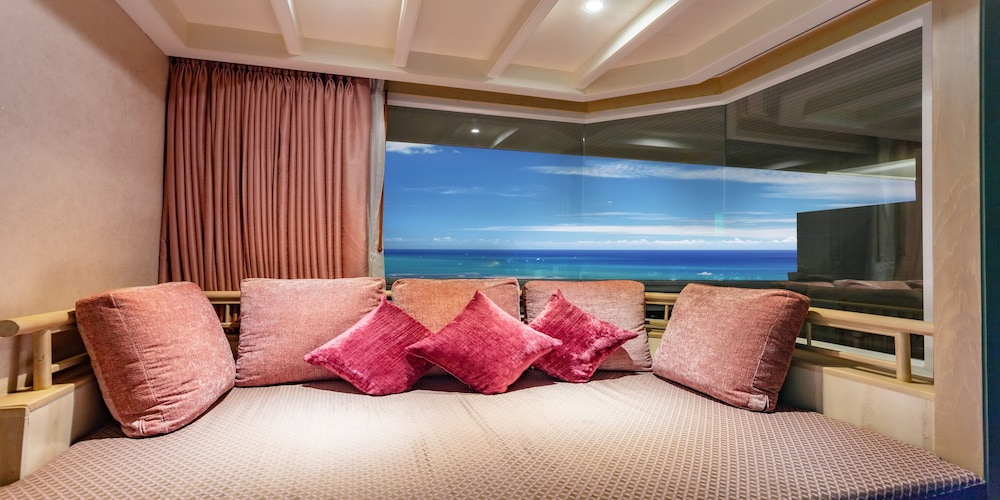 Diamond Cliff Resort & Spa, Patong Beach — Hotel rooms in Patong Beach, Phuket Province