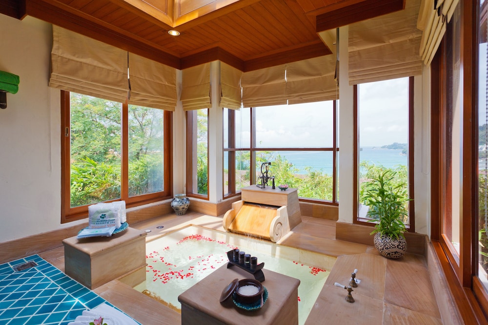 Diamond Cliff Resort & Spa, Patong Beach — Hotel rooms in Patong Beach, Phuket Province
