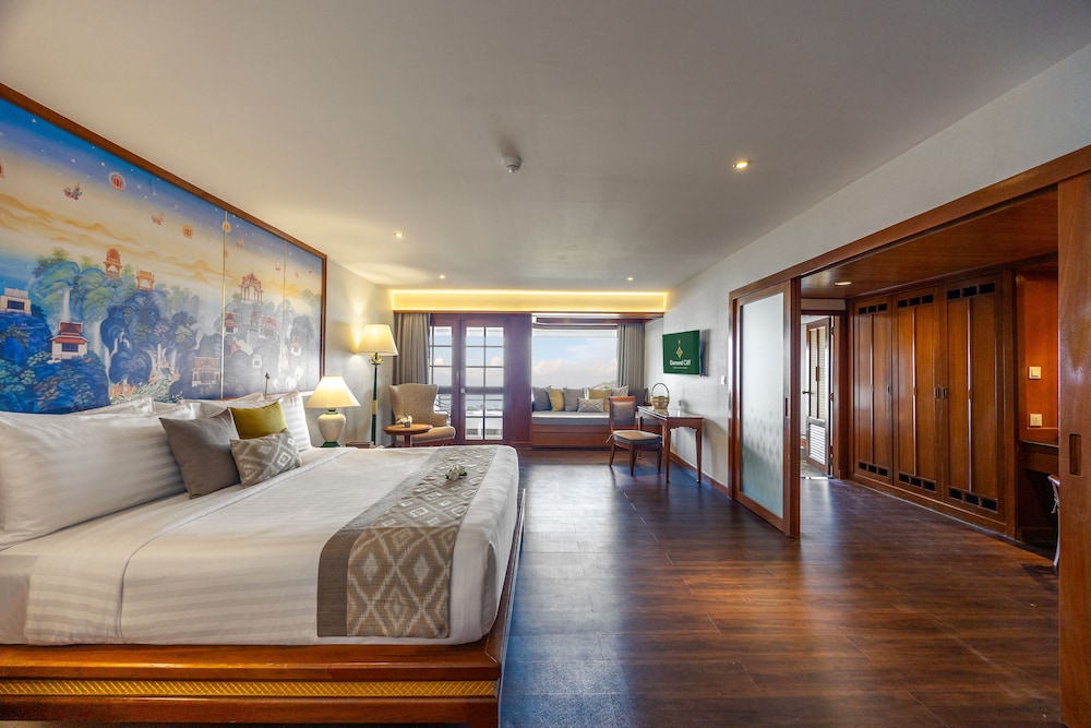 Diamond Cliff Resort & Spa, Patong Beach — Hotel rooms in Patong Beach, Phuket Province