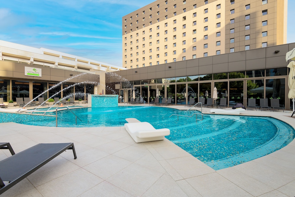 Ramada Plaza by Wyndham Bucharest Convention Center - zdjęcie 2