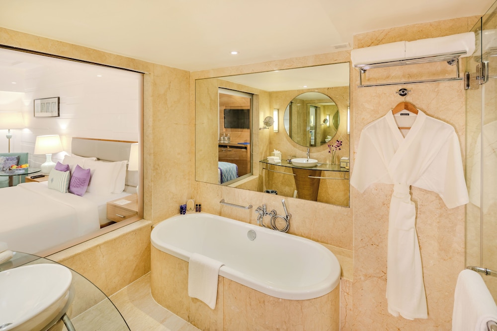 Vivanta Goa, Panaji — Hotel rooms in Panaji, Goa