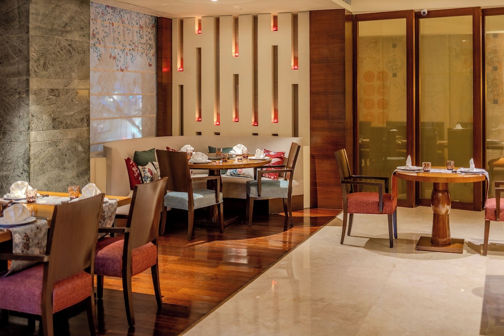 Vivanta Goa, Panaji — Restaurant & bars in Panaji, Goa