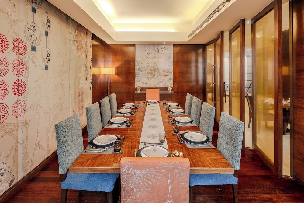 Vivanta Goa, Panaji — Restaurant & bars in Panaji, Goa