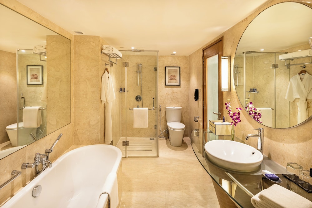 Vivanta Goa, Panaji — Hotel rooms in Panaji, Goa