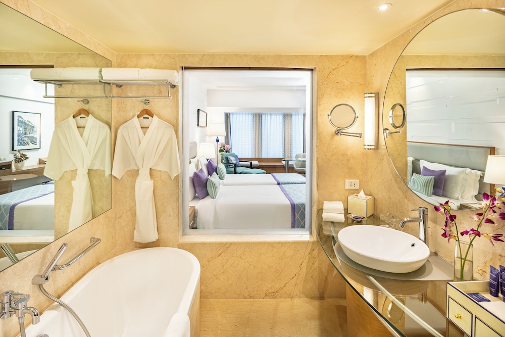 Vivanta Goa, Panaji — Hotel rooms in Panaji, Goa