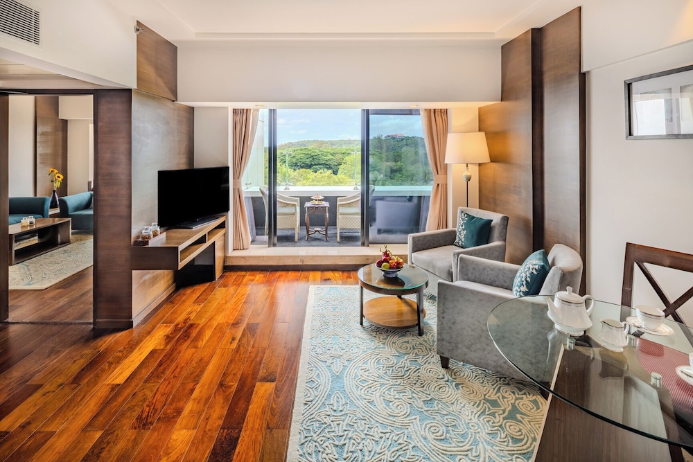 Vivanta Goa, Panaji — Hotel rooms in Panaji, Goa