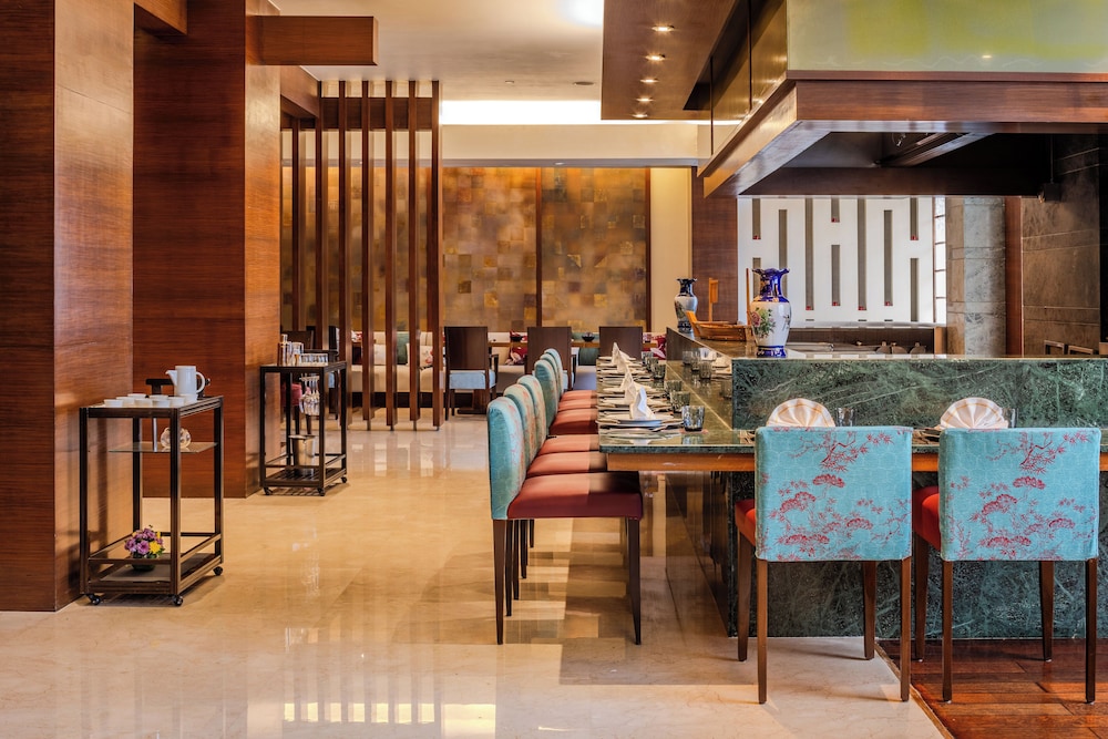 Vivanta Goa, Panaji — Restaurant & bars in Panaji, Goa