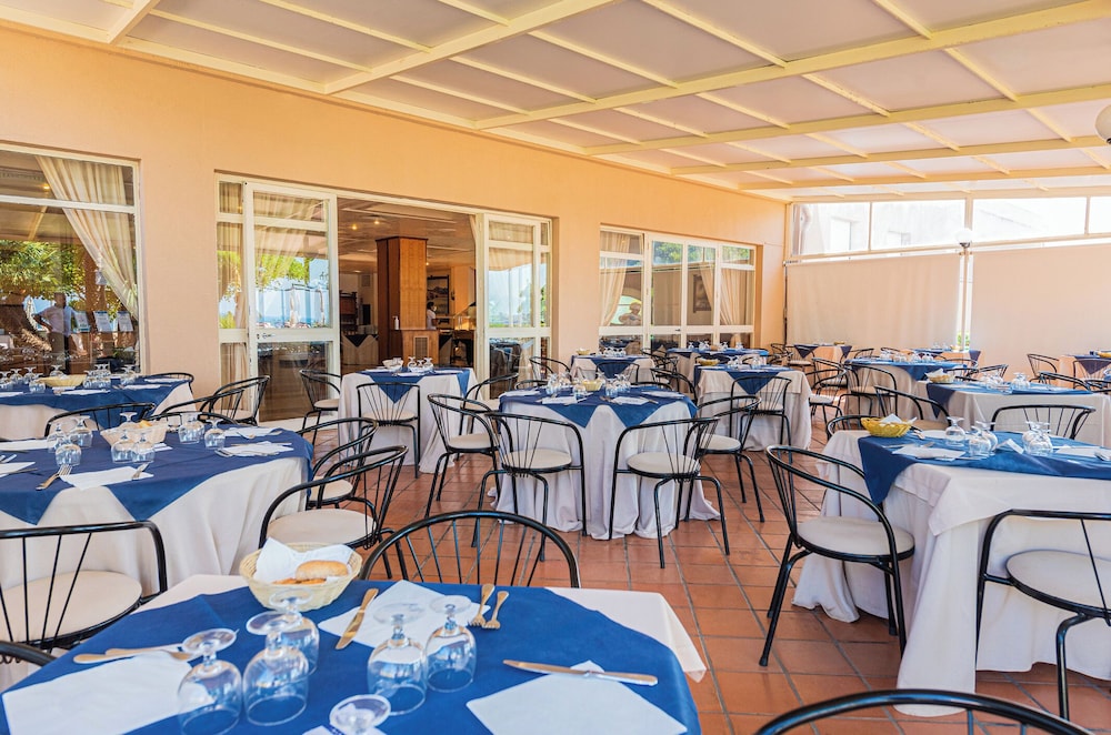 VOI Florio Resort — Restaurant & bars in Cinisi, Sicily
