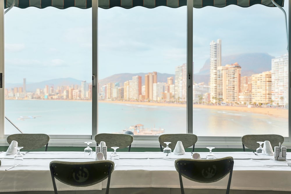 KAKTUS Hotel Benikaktus — Restaurant & bars in Benidorm, Valencian Community